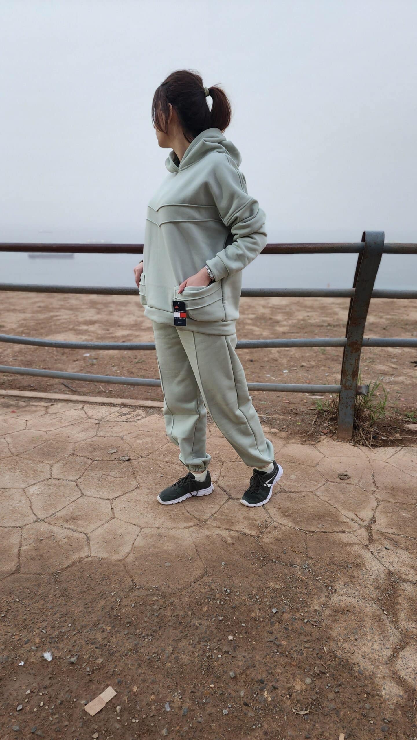 Ensemble femme jogging tommy hilfiger - الصورة 9